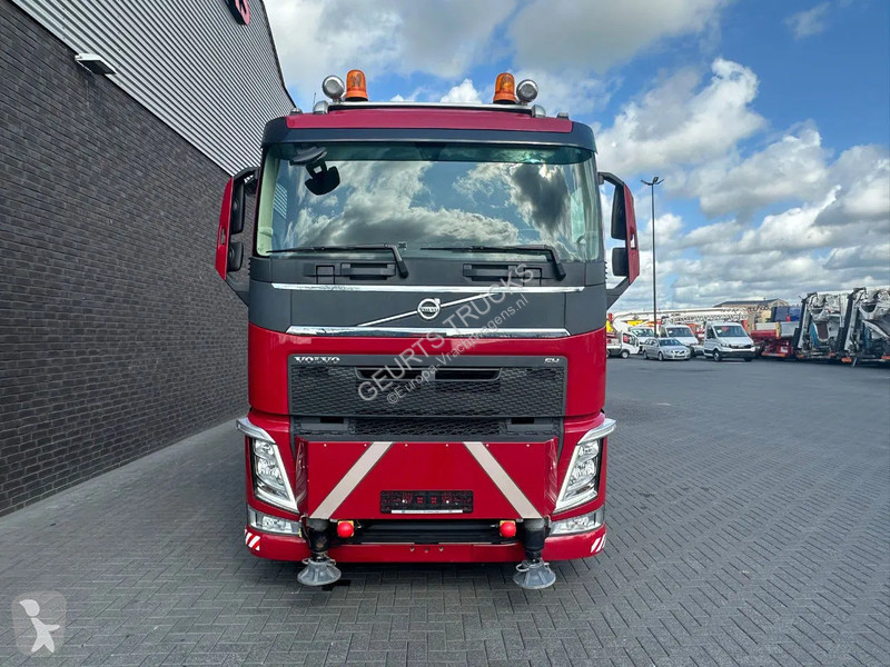 Lastbil Volvo 500 8X2F R BAKWAGEN MET FASSI...
