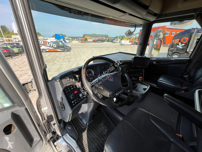 Vrachtwagen Scania R 520 8x4*4 RETARDER / BOX...