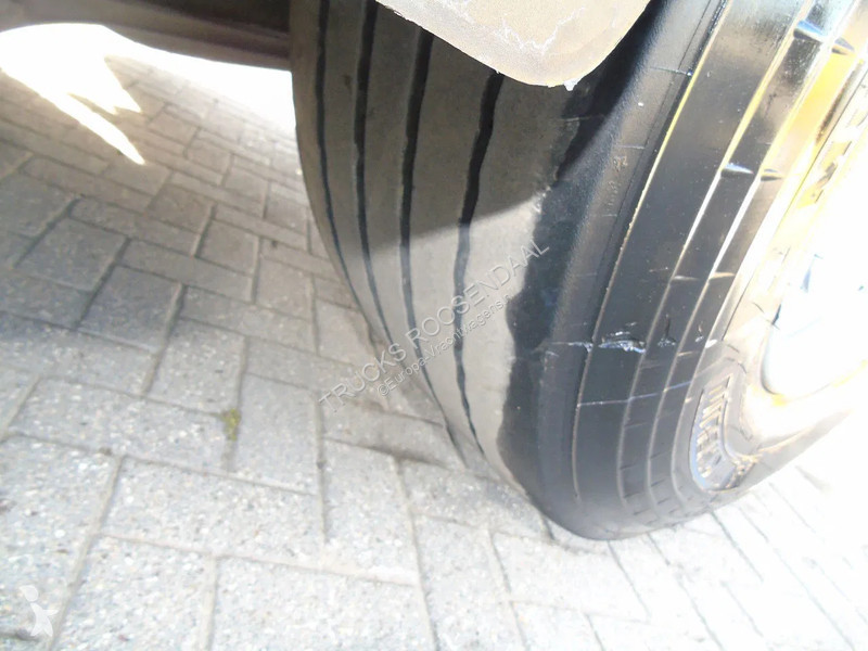 Vrachtwagen Volvo 420 + 8x4 + PALFINGER 24.001...