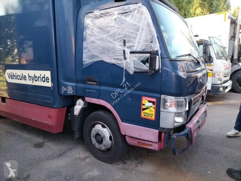 Ciężarówka Mitsubishi Fuso 7C15