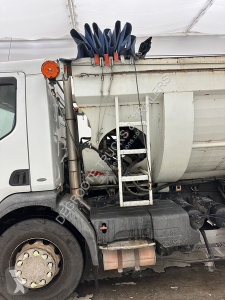 شاحنة Renault 370