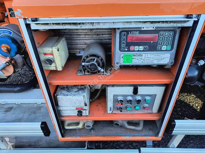 شاحنة Renault 300 DXI 13500L CARBURANT / FUEL -...