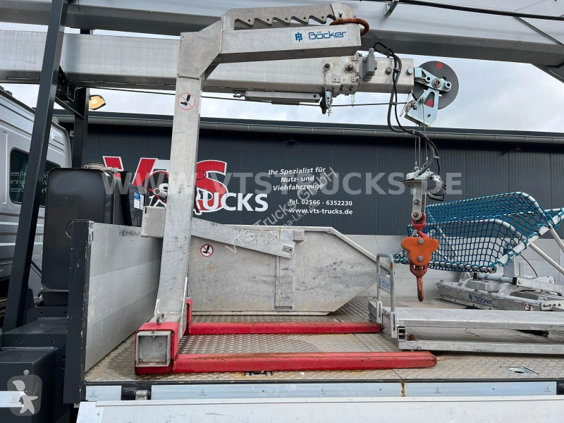 شاحنة Mercedes 1223 4x2 Böcker-Dachdeckerkran
