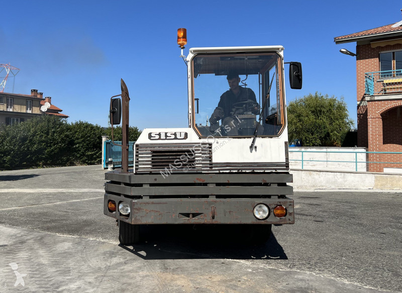 شاحنة Sisu TR150A/2600