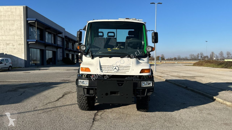 شاحنة Mercedes 405 4X4