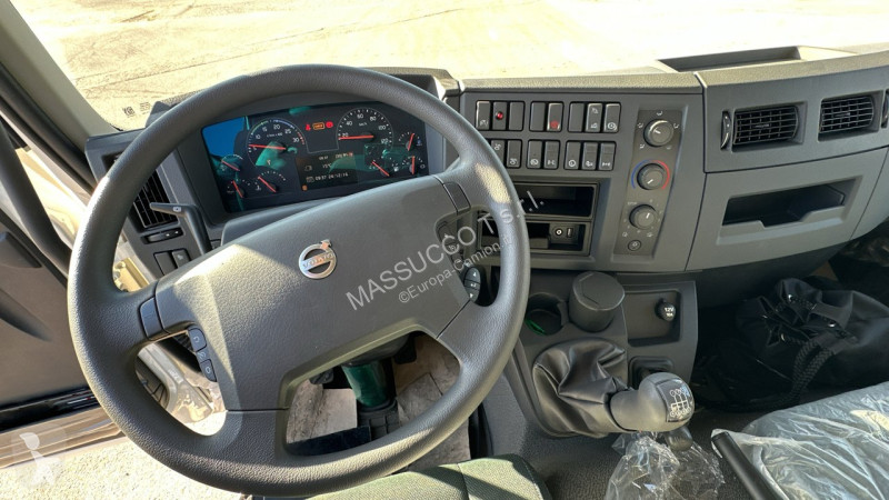 شاحنة Volvo FL280 4x4