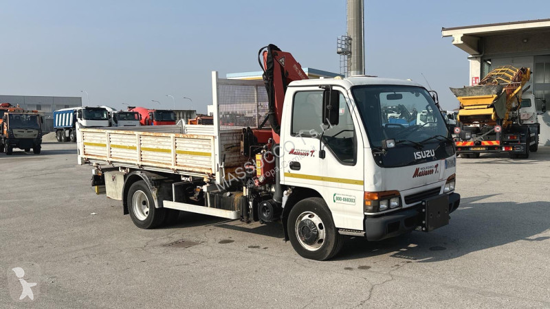 شاحنة Isuzu NQR75 4X2