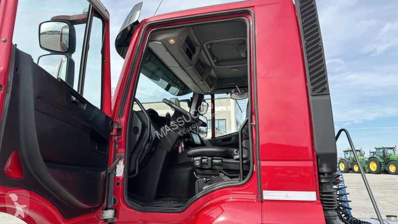 شاحنة Iveco 460 4X2