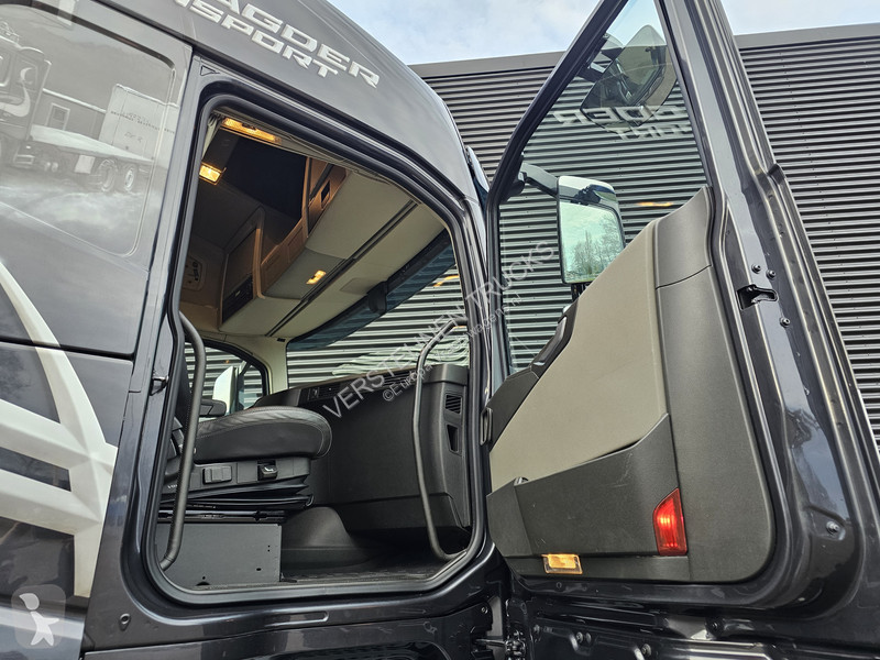 شاحنة Volvo 540 8x4*4 / HIAB 548E-9 CRANE +...
