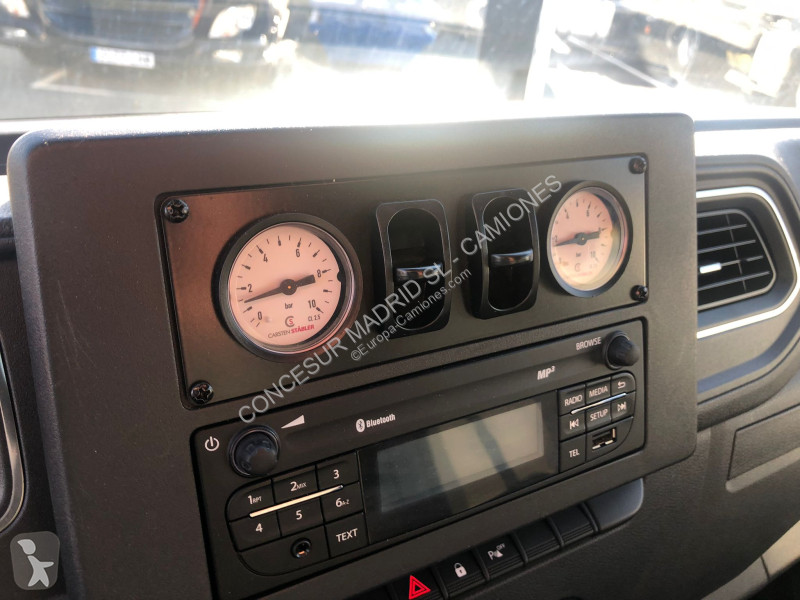 شاحنة Renault  2.3  180 c.v.  FURGON PARA 2...