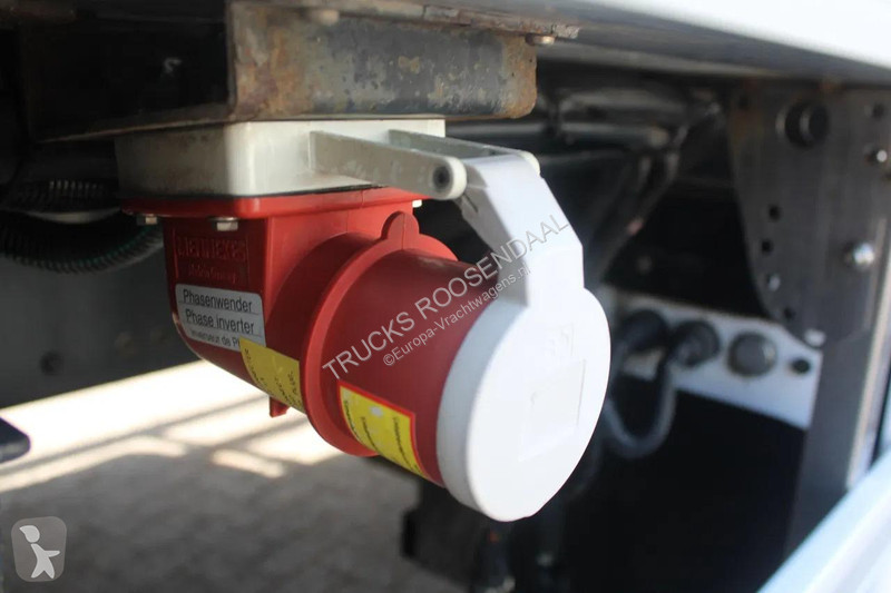 شاحنة Volvo 280 + CARRIER + ATP/FRC + LIFT...