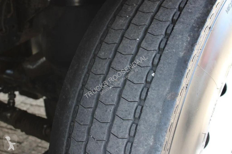 شاحنة Iveco 310 + 6X2 EURO 5 + CARRIER + LIFT