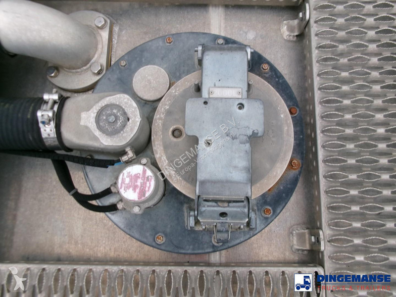 شاحنة Renault 270 4x2 fuel tank 13.8 m3 / 4 comp