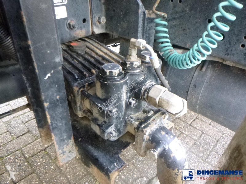 Camion Mercedes 1824 4x2 vacuum tank 8.1 m3