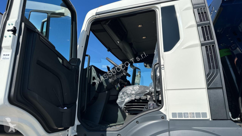 شاحنة MAN TGS 41.520 8x4
