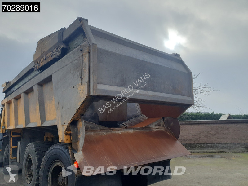 شاحنة Volvo 520  8X4 32m3 AJK Pusher 40Tons...