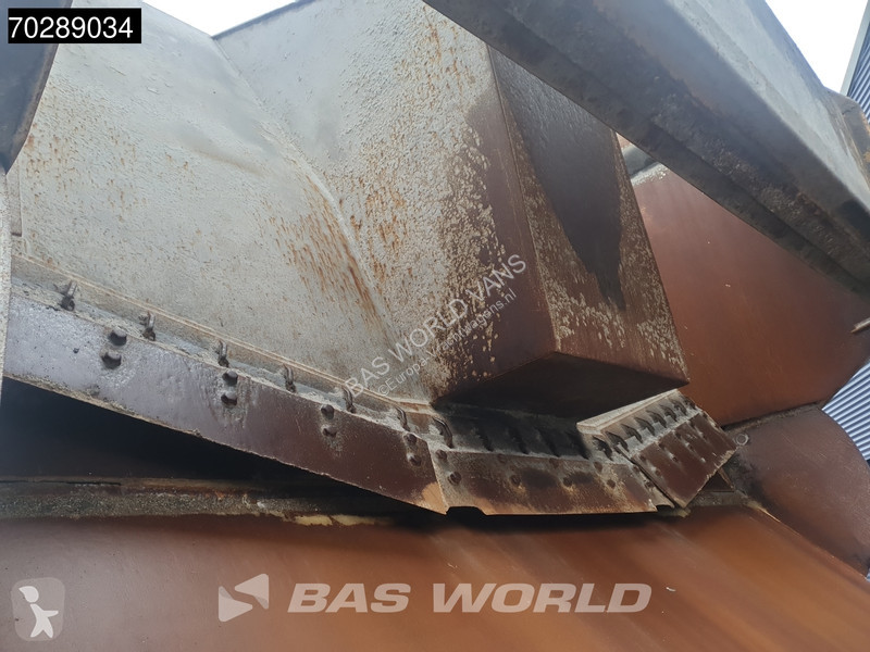 شاحنة Volvo 520  8X4 32m3 AJK Pusher Big-Axle...