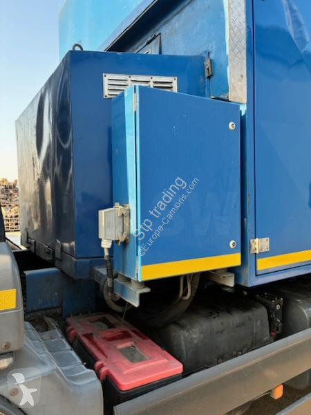 شاحنة MAN 33-440