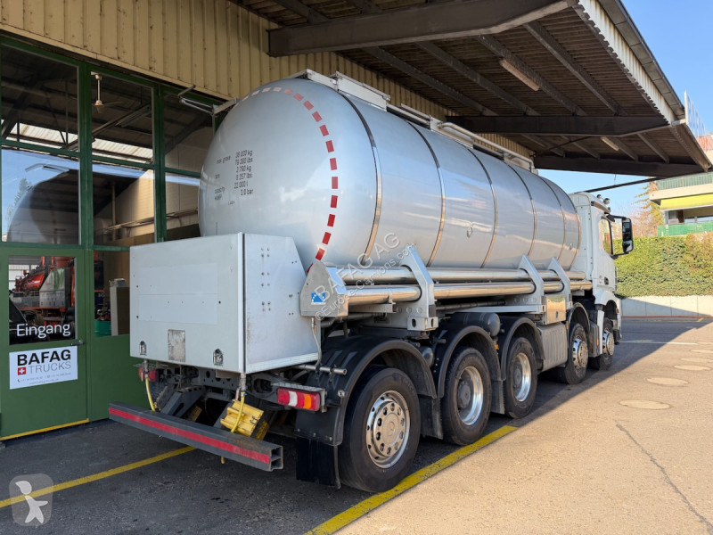 Camion Mercedes arocs 4446