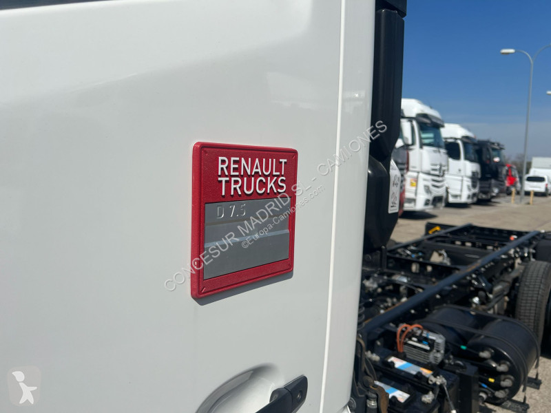 Camión Renault D 7,5 L4 CCM 180E6