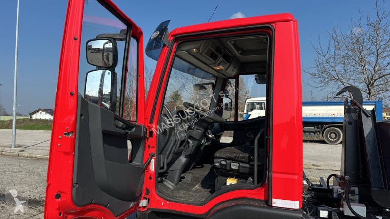 Грузовик Iveco EUROCARGO 90E18 4X2
