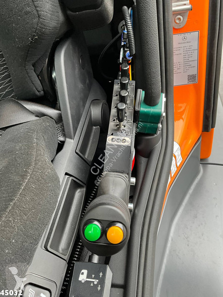 شاحنة Mercedes ACTROS 2543 HMF 23 Tonmeter...