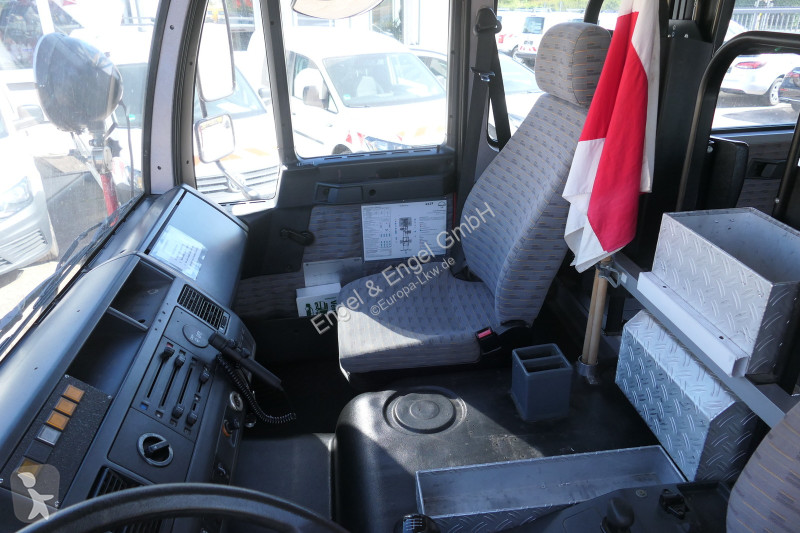 شاحنة MAN L2000 DoKa LF8/6