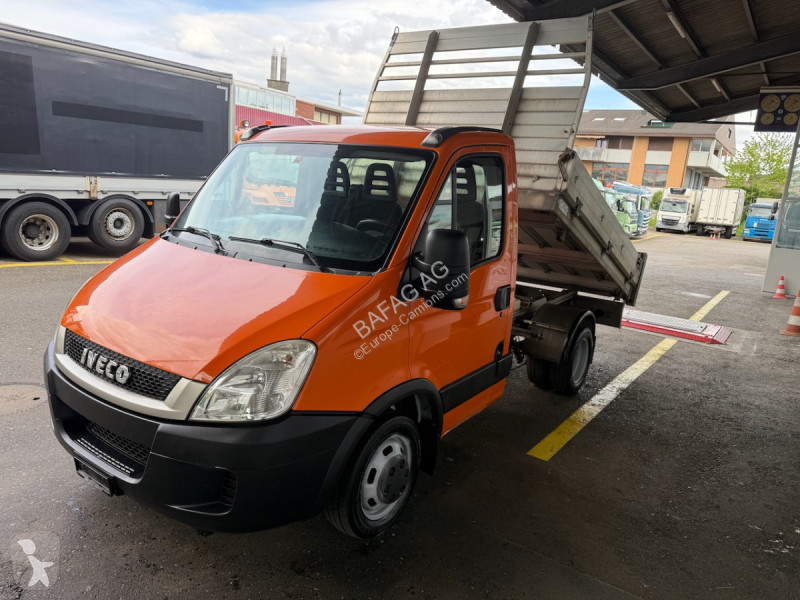 شاحنة Iveco 35c17 daily
