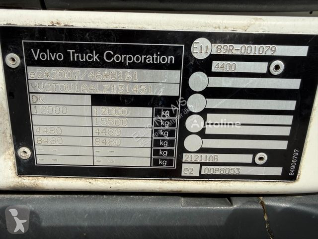 شاحنة Volvo 210 4x2 Closed box / Koffer Euro 6