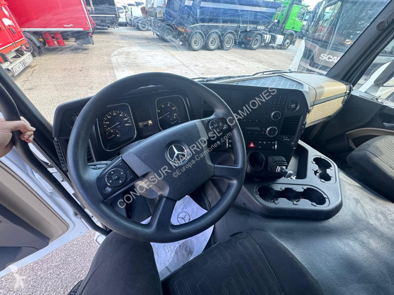 شاحنة Mercedes  1843 LSNRA