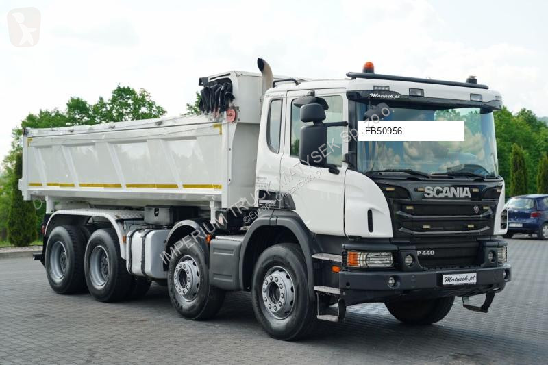 شاحنة Scania P 440 / 8x4 / WYWROTKA 2 STRONNA /...