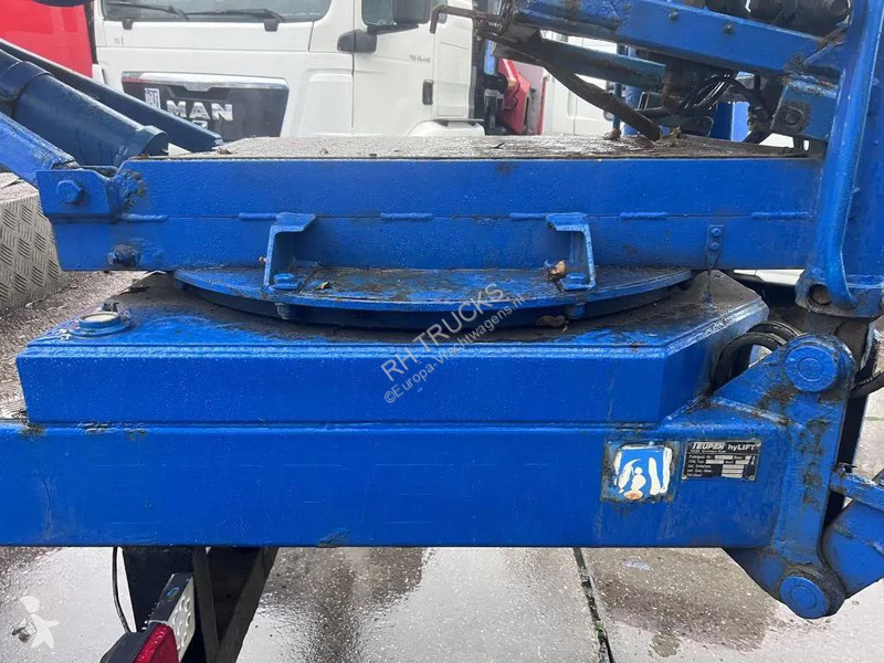 شاحنة International 4600 4x2 210HP + TEUPEN hyLIFT