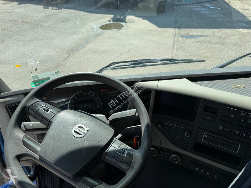 شاحنة Volvo 460 8X2 EURO 6 + INOX TANK