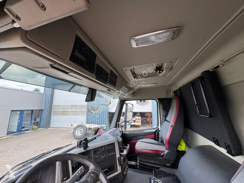 شاحنة Volvo 330 6x2*4 BDF + Lift Only 309Tkm!...