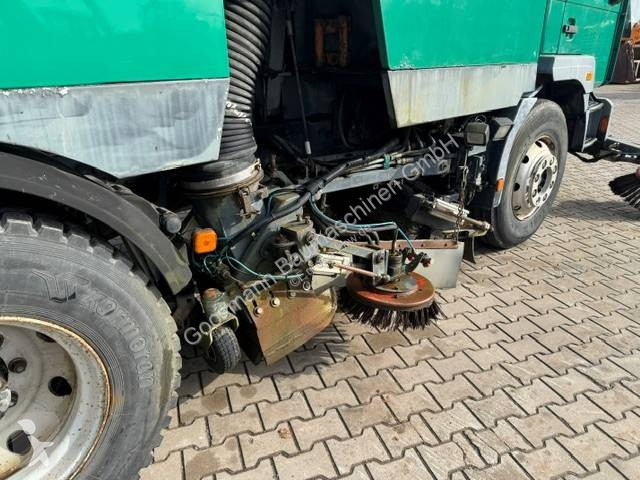 Veicolo per la pulizia delle strade MAN M Serie...