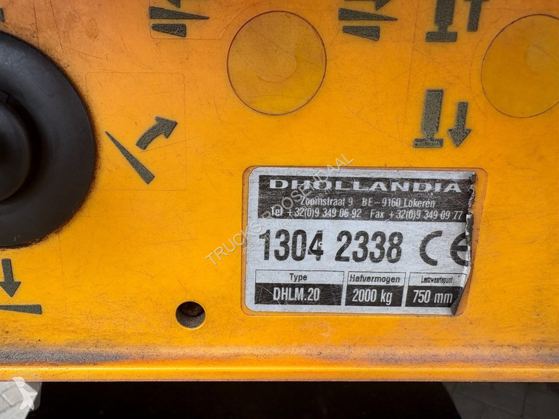 شاحنة Scania P230 + DHOANDIA OADIFT 2000 KG +...