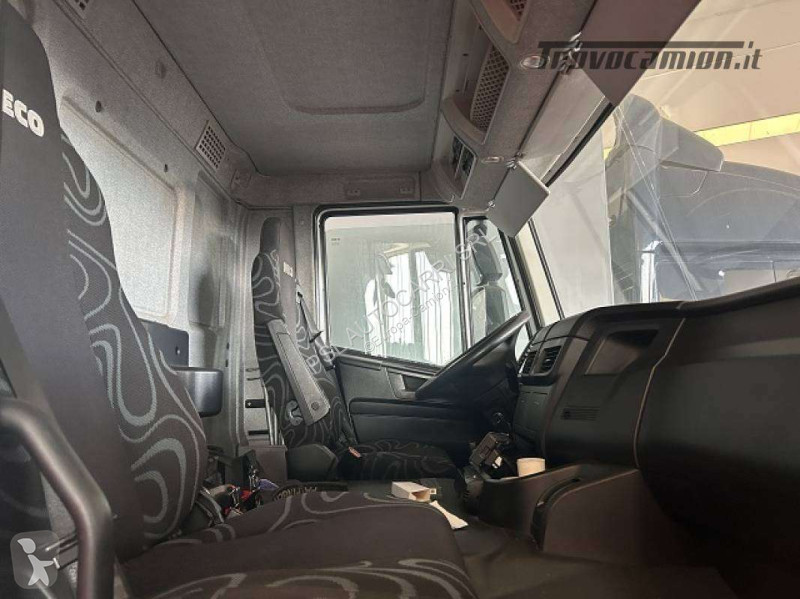 شاحنة Iveco AD 260S36 6x2