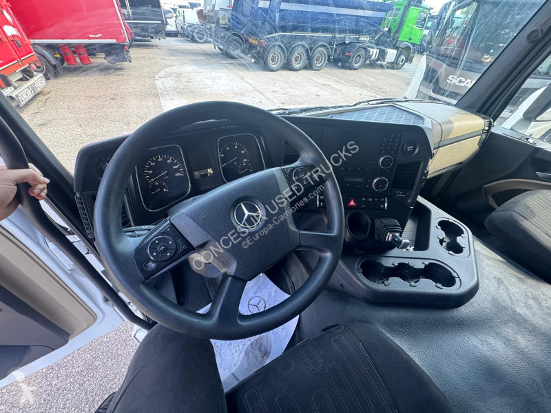 شاحنة Mercedes  1843 LSNRA