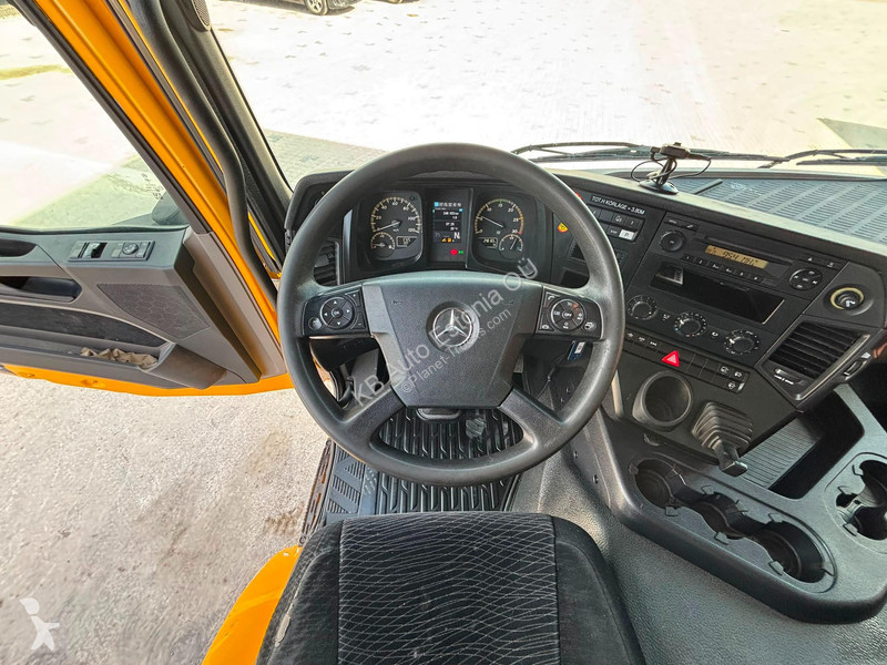 شاحنة Mercedes 1824 4x2 BOX L=7757 mm