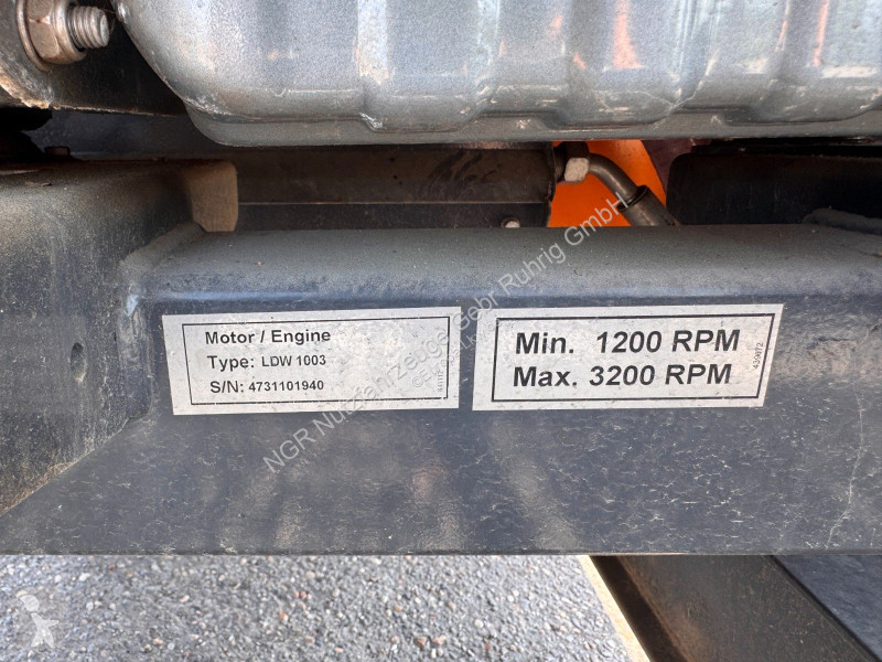 شاحنة  Abrollaufbau Salzstreuer Diesel Separat...