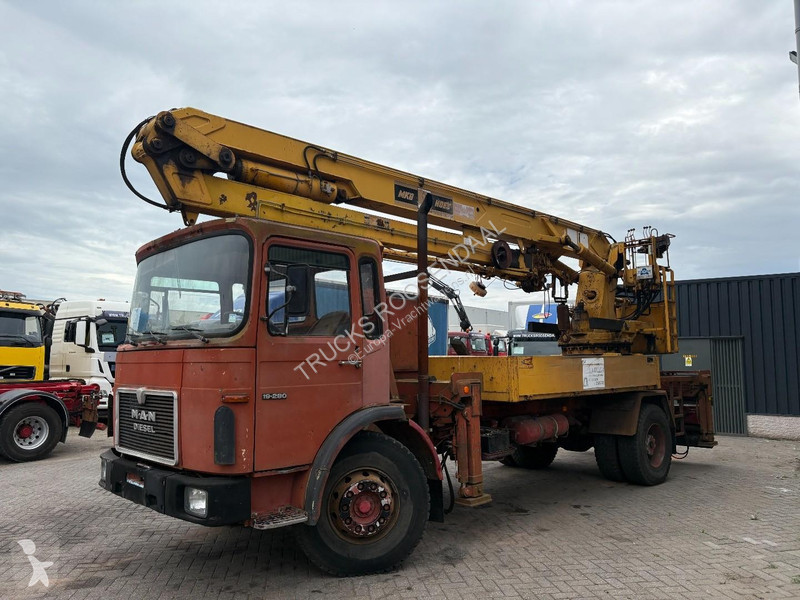 شاحنة MAN f8 + 6 CYLINDER + MANUAL + MKG 22METER