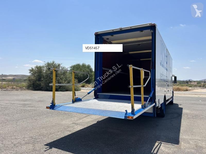 Camion Volvo FM 300 Furgon Mudanzas solo...