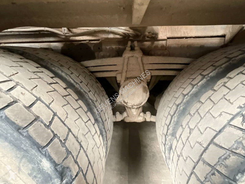 شاحنة Volvo 520 8X4