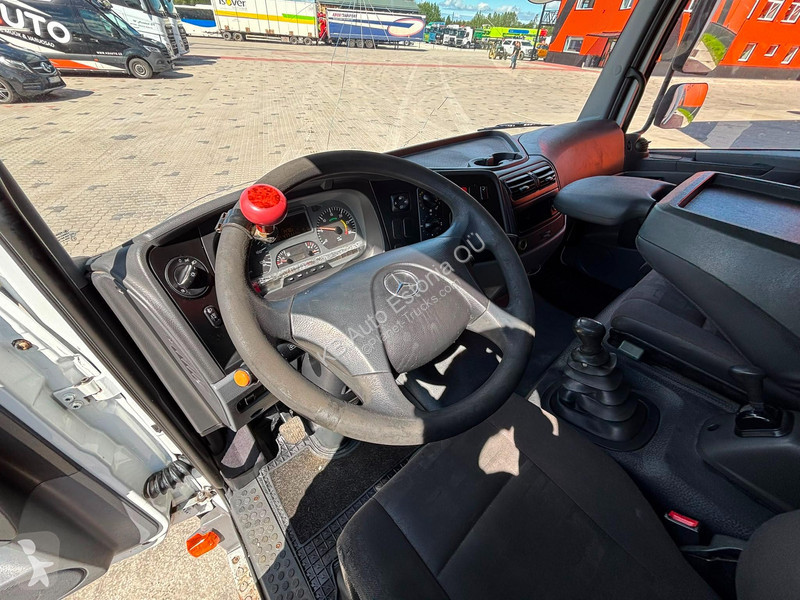 شاحنة Mercedes 818 4x2 BOX L=6076 mm