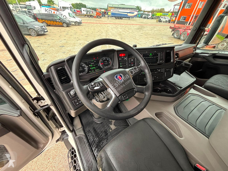 شاحنة Scania P 220 4x2 BOX =7593 mm