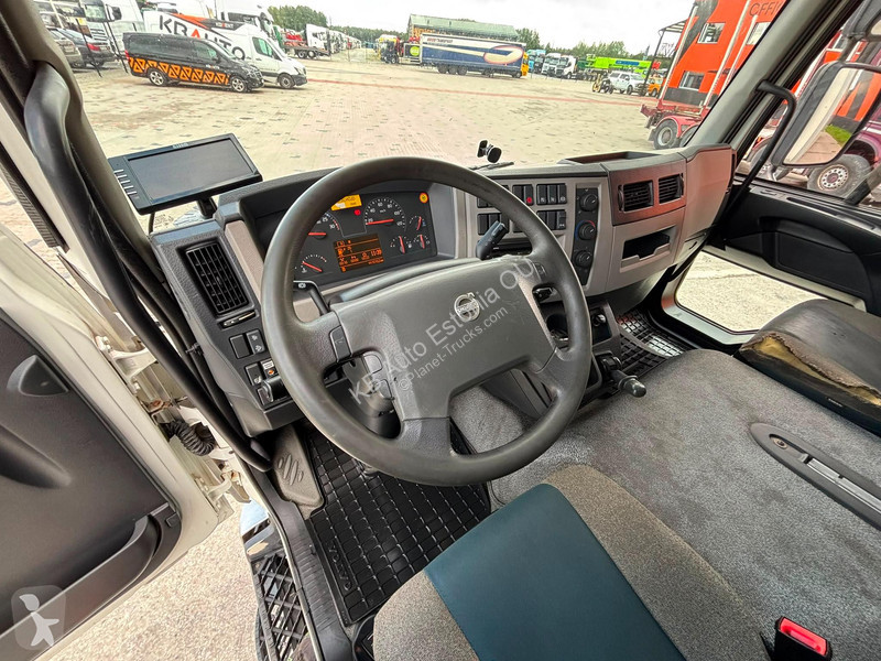 شاحنة Volvo 280 4x2 BOX L=7571 mm