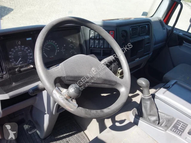 شاحنة Renault 210...