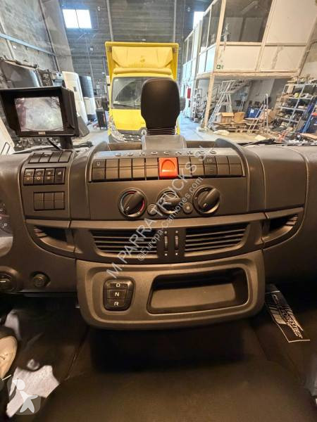شاحنة Iveco 10E18