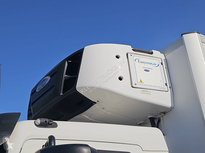 شاحنة Volvo 210.14 CARRIER TAILLIFT