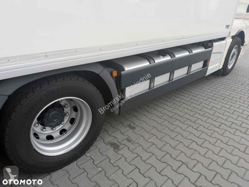 شاحنة MAN 26.500 CHŁODNIA THERMO KING OŚ SKRĘTNA